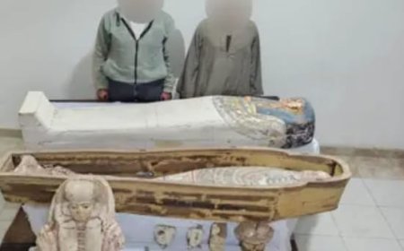ضبط شخصين اتخذوا من منزل بالصعيد متجراً للآثار الفرعونية توابيت أثرية وتماثيل