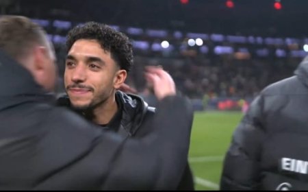 عمر مرموش يودع آينتراخت فرانكفورت بالدموع بعد انتقاله إلى مانشستر سيتي