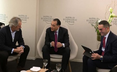 رئيس الوزراء يلتقي المدير المالي لشركة "أكسيونا إنيرجيا" الإسبانية