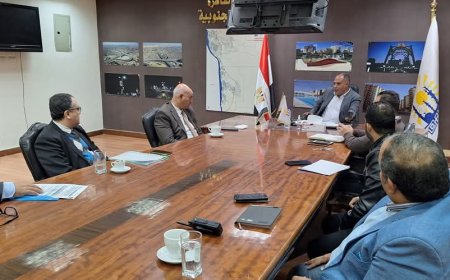 أشرف منصور: تشكيل لجنة لمراجعة قرارات التخصيص الصادرة من محافظة القاهرة لصالح هيئة النقل العام