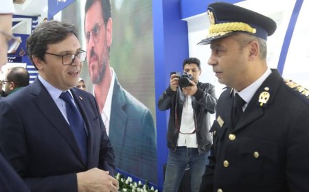 وزير الثقافة يهنئ رجال الشرطة في معرض الكتاب بمناسبة عيد الشرطة الـ73