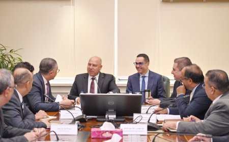 كامل الوزير يناقش تطوير المناطق الحرة وتحفيز الاستثمار الصناعي