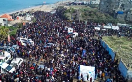 آلاف الفلسطينيين يعودون إلى قطاع غزة رداً على التهجير