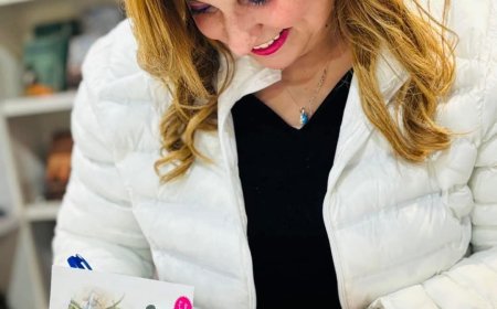 رانيا حسن توقع ديوانها "أين أنت يا هَوى" في معرض القاهرة الدولي للكتاب