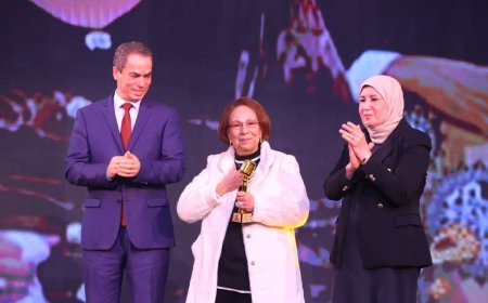 استقبال حافل للمخرجة الكبيرة إنعام محمد علي أثناء التكريم في ماسبيرو