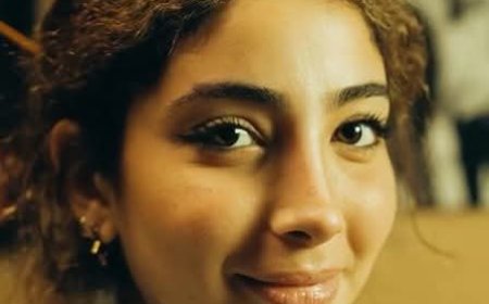 «لي لي» ابنة أحمد حلمي ومنى زكي في أحدث ظهور: الشبه الكبير مع والدتها يلفت الأنظار