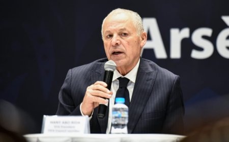 أبو ريدة يعلن عن اختيار الكولومبي أوسكار رويز رئيسًا للجنة الحكام بالاتحاد المصري لكرة القدم