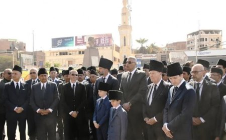 محافظ أسوان يشارك في جنازة الأمير كريم الحسينى الأغاخان الرابع ويتوجه إلى مقبرته على ضفاف النيل