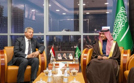 رئيس الأعلى للإعلام يلتقي وزير الإعلام السعودي لتعزيز التعاون الإعلامي المشترك