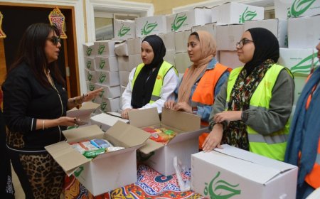 طلاب جامعة المستقبل يشاركون في تجهيز كراتين رمضان لدعم الأسر الأكثر احتياجًا