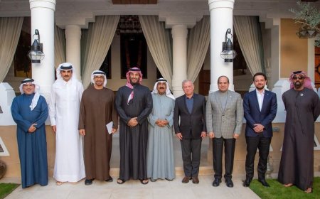 الرئيس السيسي يغادر الرياض بعد مشاركته في اجتماع غير رسمي حول القضية الفلسطينية