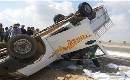 حادث انقلاب سيارة بالشيخ زايد يسفر عن مصرع عاملين وإصابة 7 آخرين