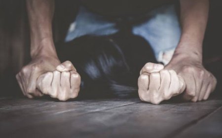 حبس سنة مع إيقاف التنفيذ لفتاة قتلت والدها بعد اعتدائه عليها