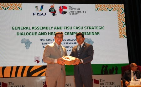 وزير الشباب والرياضة يشارك في الحوار الاستراتيجي لتطوير الرياضة الجامعية بالجامعة البريطانية