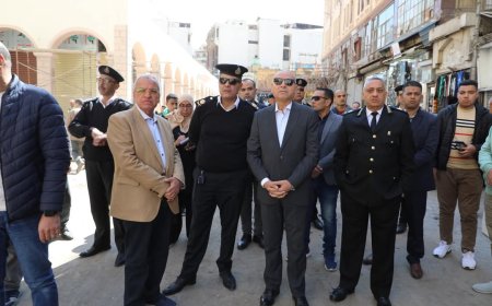 محافظ القاهرة يتفقد إخلاء شوارع بالموسكي لنقل الباعة الجائلين مؤقتًا ضمن خطة التطوير