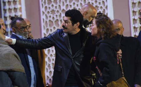 نجوم الفن يساندون باسم سمرة في عزاء والدته