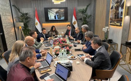 وزير السياحة والآثار يبحث تعزيز التعاون مع كبرى الشركات الألمانية لجذب السياحة إلى مصر