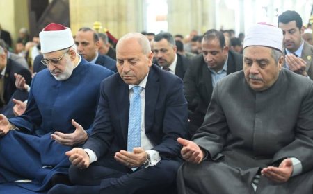 محافظ القاهرة يؤدي صلاة الجمعة بالجامع الأزهر في احتفالية مرور 1085 عامًا على تأسيسه