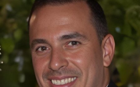 مصطفى صلاح يكتب: صانع النجاحات ومهندس التفاصيل.. كيف غير عمرو كمال شكل البرامج التليفزيونية؟