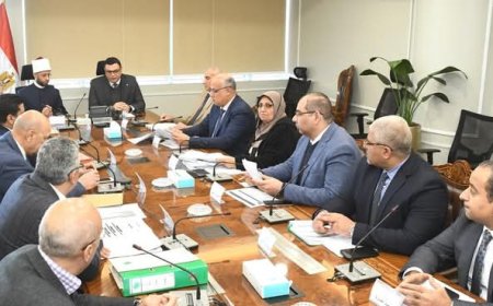 وزيرا الإسكان والأوقاف يبحثان سبل التعاون في عدد من الملفات المشتركة