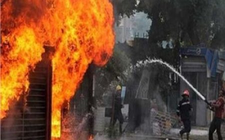 السيطرة على حريق هائل في سوبر ماركت بمدينة بنها دون إصابات