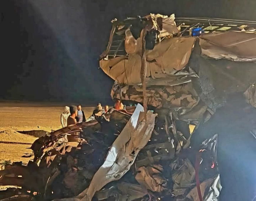 تصادم مروع بين ميكروباص وتريلا بأسيوط يسفر عن 13 قتيلًا وإصابات خطيرة