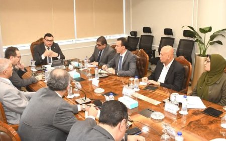 وزير الإسكان يتابع ملفات العمل بهيئة المجتمعات العمرانية الجديدة