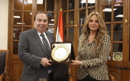 جامعة عين شمس تكرم الكاتب مجدي صابر وتحتفي بمسيرته الفنية الحافلة