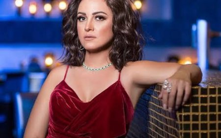 ريهام عبد الغفور تتوج بجائزة «هيباتيا الذهبية» في مهرجان الإسكندرية للفيلم القصير