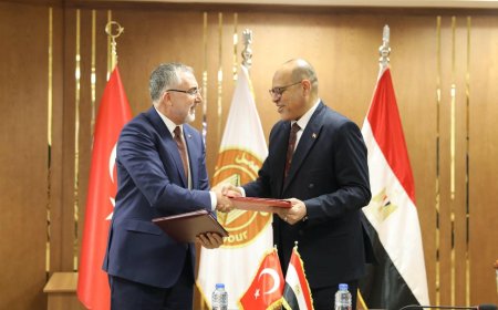 وزير العمل التركي يزور القاهرة ويحث على تعزيز التعاون بين مصر وتركيا في مجالات العمل والتشغيل