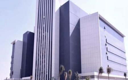 أحكام بالسجن المشدد ضد مسؤولين في القاهرة بتهمة الرشوة وتعطيل تراخيص البناء