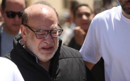 بالفيديو | إنهيار صلاح عبد الله و بكاء و نحيب الفنانين فى جنازة الفنان الراحل سليمان عيد