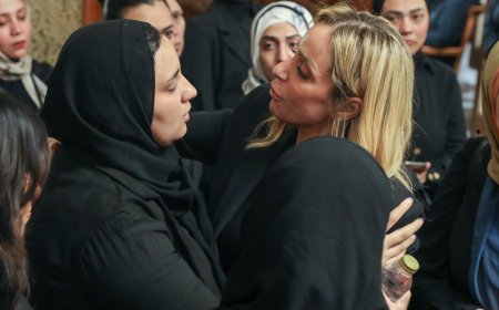 نجوم الفن يواسون الإعلامية يارا أحمد في وفاة والدها.. حضور بارز لريم البارودي ومحمد عدوية وهاجر الشرنوبي