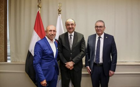 وزير قطاع الأعمال يبحث فرص شراكة كبرى مع مجموعة شاهينلر التركية لتطوير الغزل والسياحة