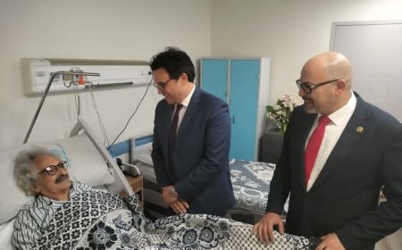 أحمد فؤاد هنو وزير الثقافة يزور صنع الله في معهد ناصر ويؤكد: حالته مستقرة