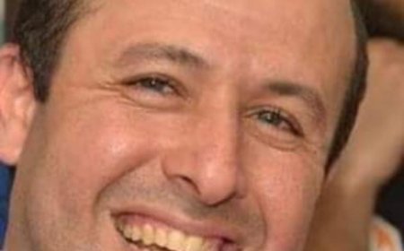 أحمد زكريا يكتب قصيدة:  «أغنية الغريب»