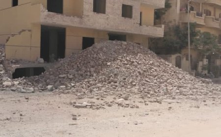 إزالة عقارات مخالفة بالكامل بحي المقطم وتكثيف رصد التجاوزات