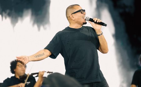 عمرو دياب يبهر جمهوره في القاهرة الجديدة بأغنيات خالدة ومفاجآت على المسرح