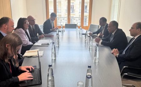 وزير الخارجية يلتقي مفوضة الاتحاد الأوروبي للمتوسط لبحث تنفيذ الشراكة الاستراتيجية ودعم ملف الهجرة