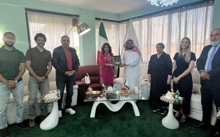 رابطة العالم الإسلامي تكرم مديرة الأكاديمية المصرية للفنون في روما