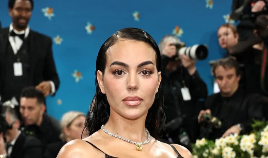 جورجينا رودريغيز تخطف الأنظار في Met Gala 2025 بإطلالة مستوحاة من الأميرة ديانا