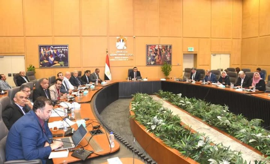 وزير الإسكان يتابع مشروعات «حياة كريمة» بمراكز الأقصر والفيوم وكفر الشيخ ويشدد على الالتزام بالمواعيد النهائية