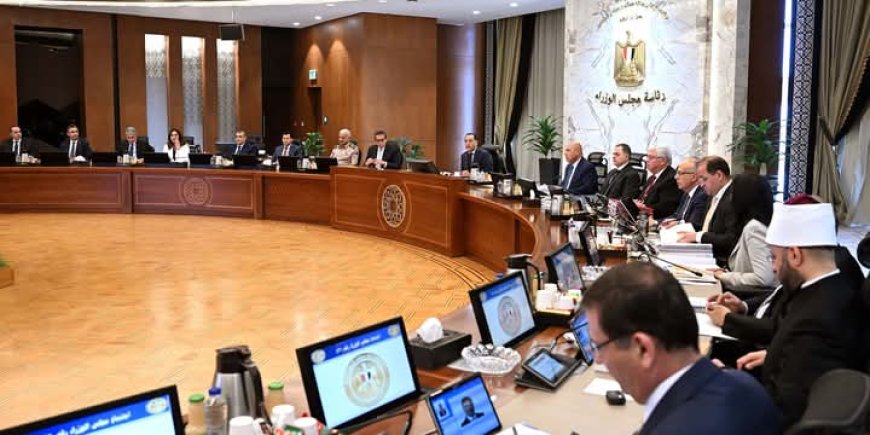 مدبولي يعلن بدء التأمين الصحي الشامل بأسوان ويعتمد قرارات تنموية وعفوًا رئاسيًا بمناسبة عيد الأضحى