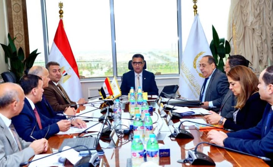 وزير التموين يجتمع برؤساء شركتي النيل والإسكندرية لمتابعة تطوير المجمعات الاستهلاكية