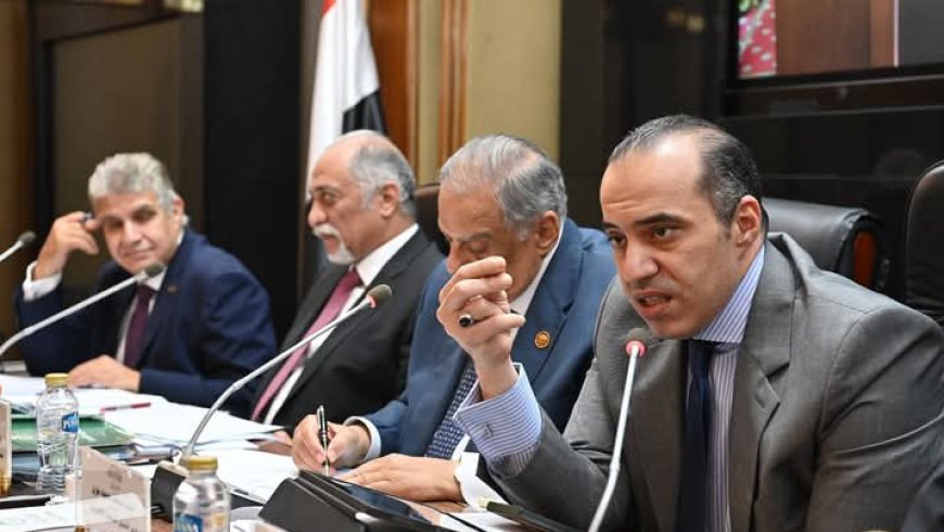 التشريعية توافق على تعديل قانون النواب وتقسيم الدوائر بدعم حكومي