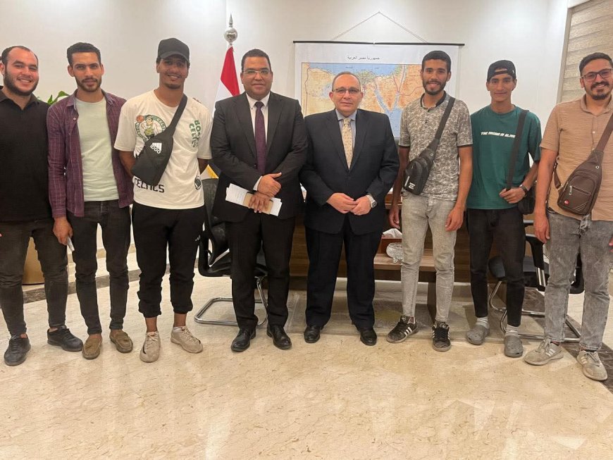 بعد تداول فيديو تعنيف عامل مصري.. وزير العمل يتدخل لإنهاء الأزمة