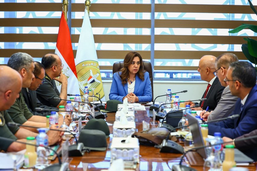 وزيرة التنمية المحلية تتابع ملفات التصالح وتراخيص البناء بالمحافظات