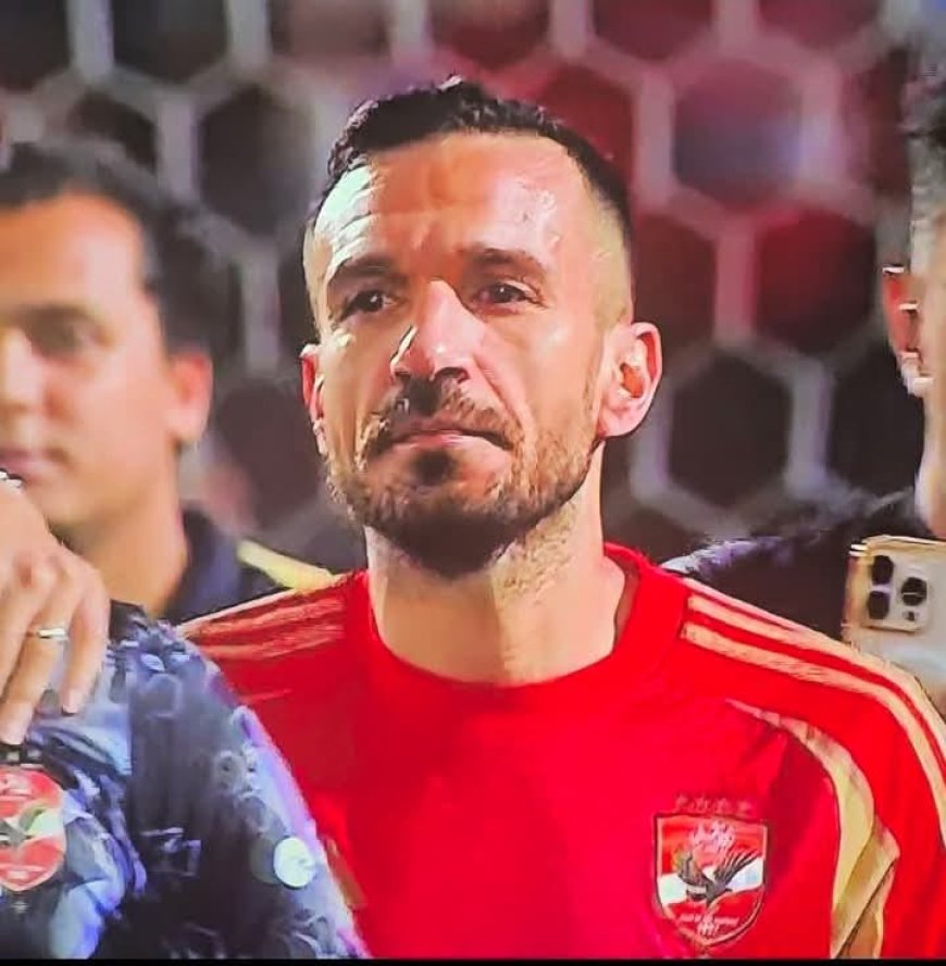 «أنا راحل.. لكن الحب باقي».. علي معلول يُودّع الأهلي بعد 9 سنوات من العشق والبطولات