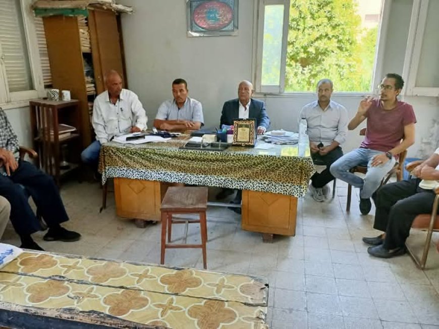 محافظ أسيوط يشدد على تعزيز الإرشاد الزراعي لضمان التنمية المستدامة