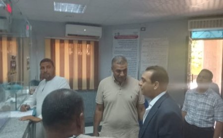 نائب محافظ قنا يتفقد خدمات المواطنين في قفط ويؤكد أن الرقمنة تسرّع تقنين الأراضي